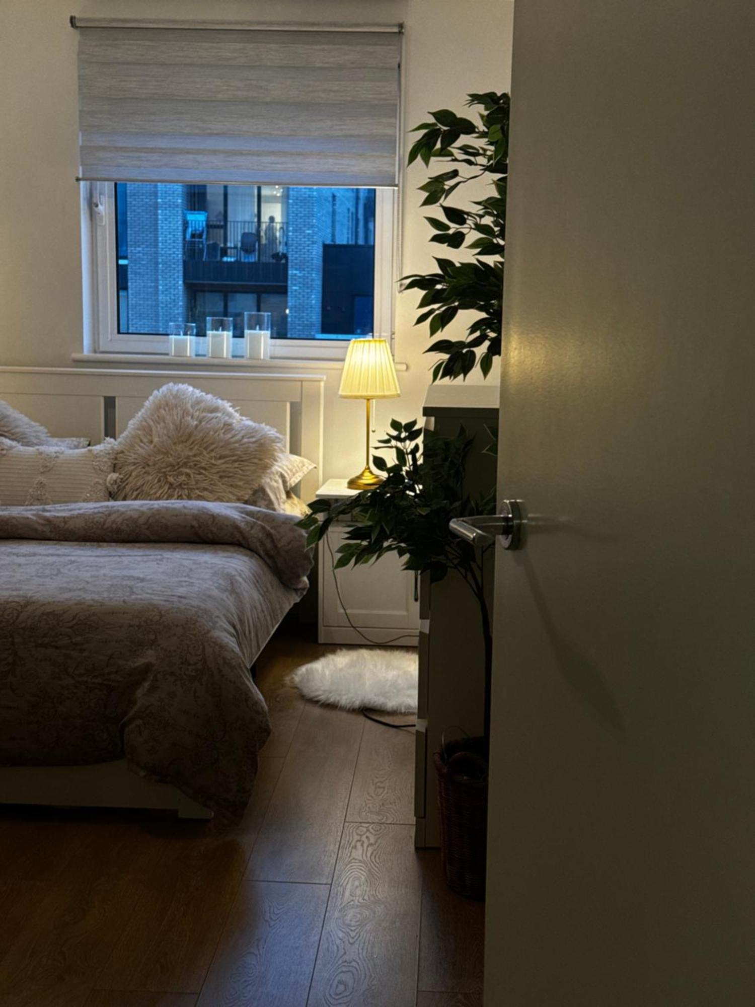 Entire Luxurious River Side 1 Bedroom Flat East Excel Airport