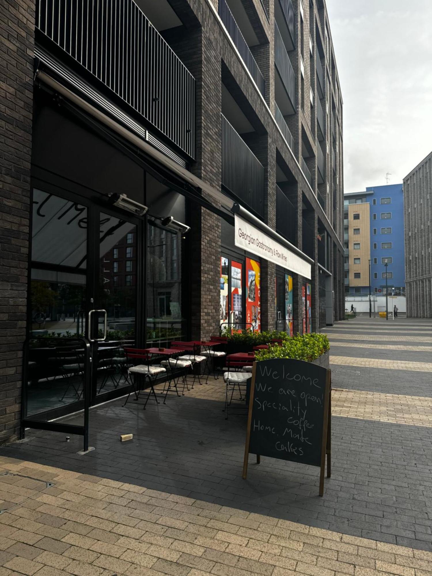 Entire Luxurious River Side 1 Bedroom Flat East Excel Airport Apartment